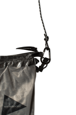 And Wander Dyneema Sacoche -Outlet Totes Store 5742975122022 3 91591465 d45e 43fa a7c3 98b89d9582df